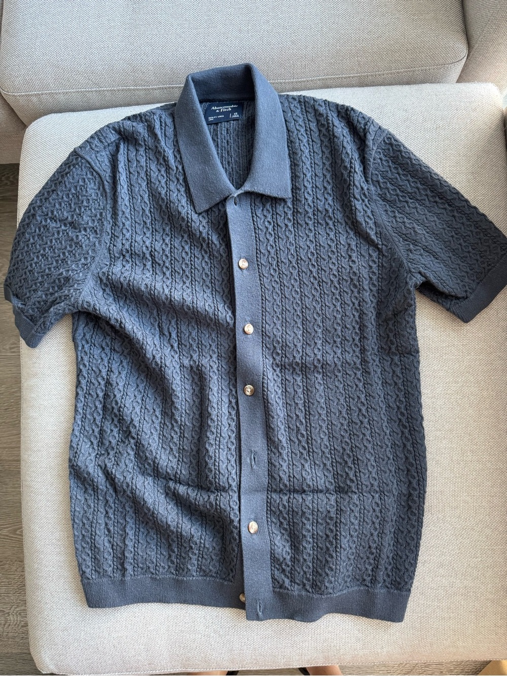 Abercrombie Short-Sleeve Cable Knit Button-Up Shirt (XS)